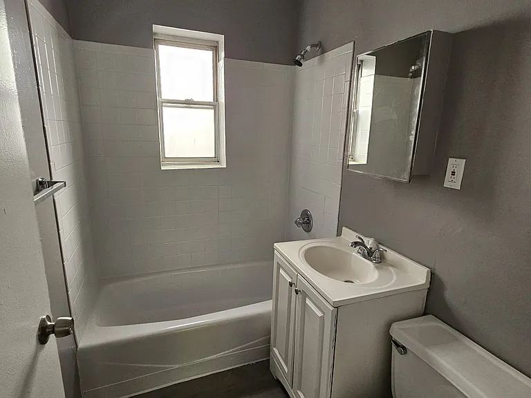 45 Bragaw Ave #3A — Photo 4