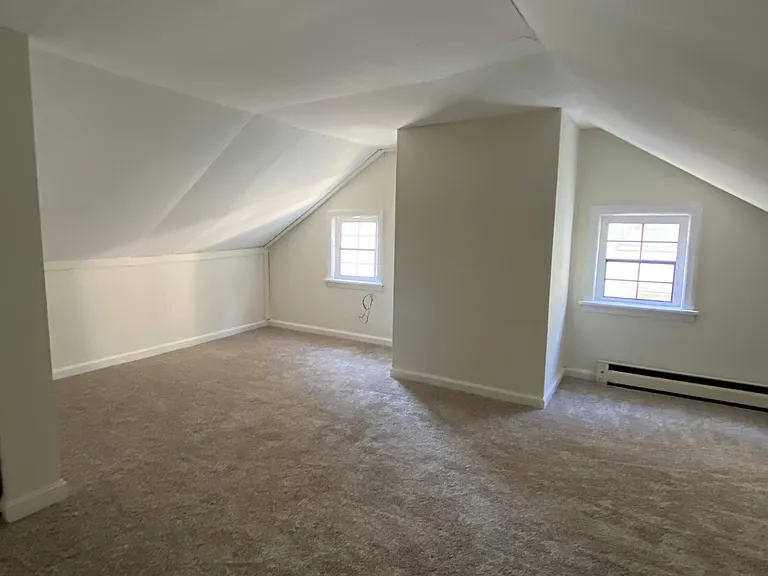 313 E Main St — Photo 6