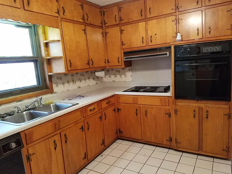 3184 Gay Dr — Photo 15