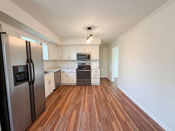 5th image of 680 Atlanta Dr