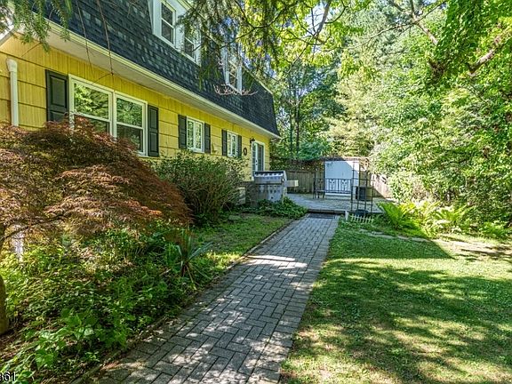 4th image of 501 Hamilton Dr