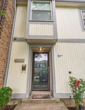 3rd image of 6060 Hollow Knoll Ct