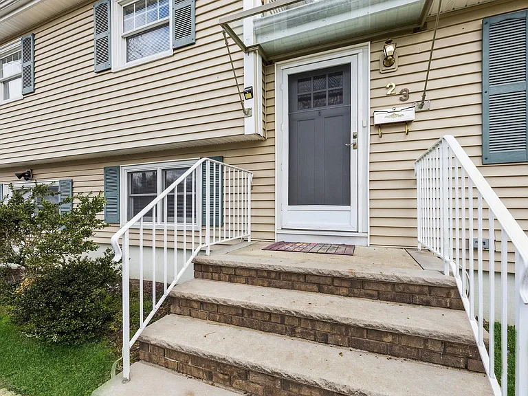 23 Asmus Rd — Photo 2