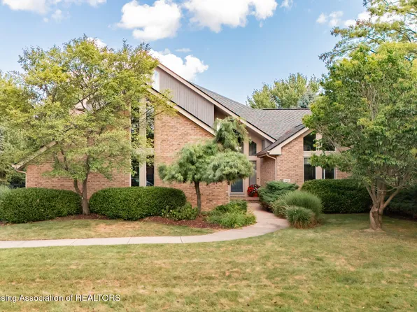 950 Harrington Ln, East Lansing, MI 48823