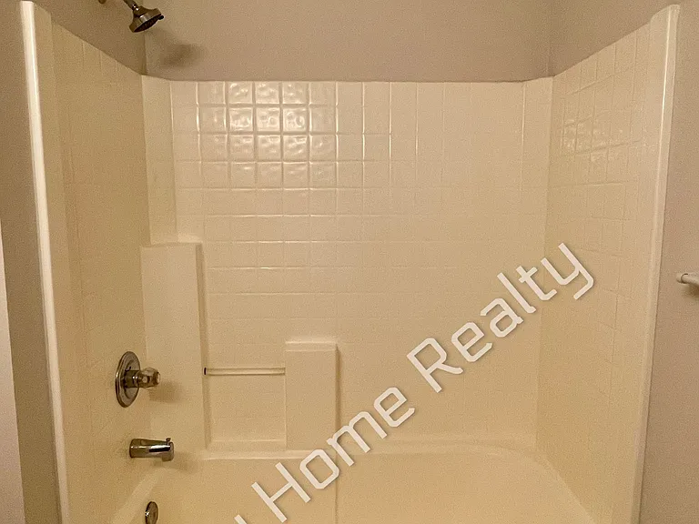 921 Avalon Ct SE — Photo 15