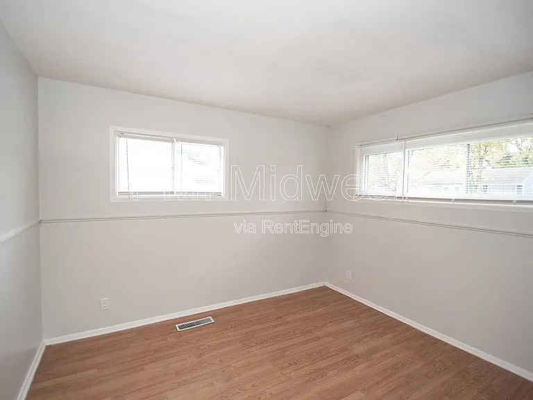 4610 Karen Dr — Photo 23