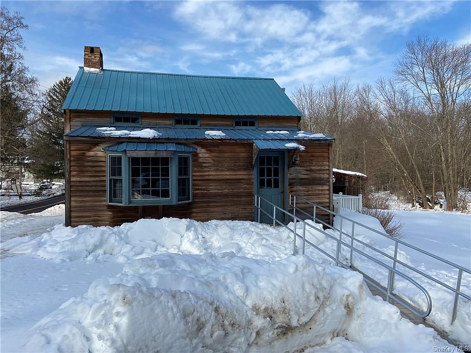 1st image of 384 Springtown Rd
