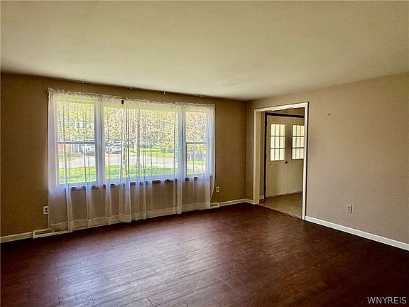 4th image of 4669 W Park Dr