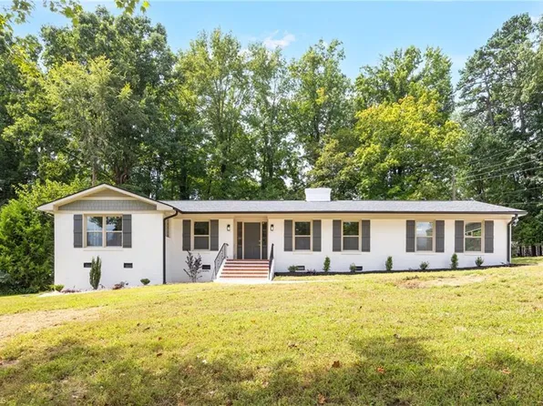 3405 Hillside Dr, High Point, NC 27265