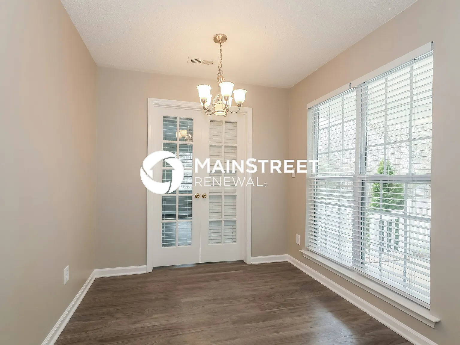 3212 Leicester Dr — Photo 4