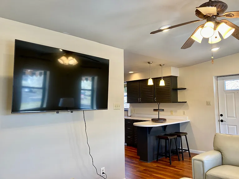 833 Main St #B — Photo 9