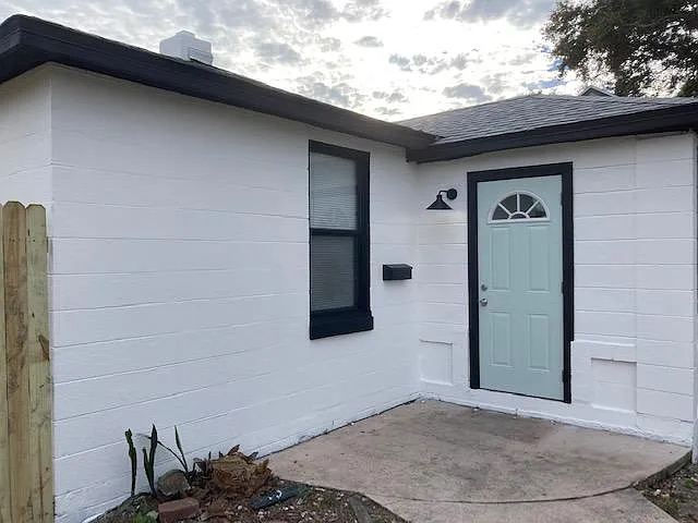 3 bed, 1119 sqft, $2,350 — Photo 2