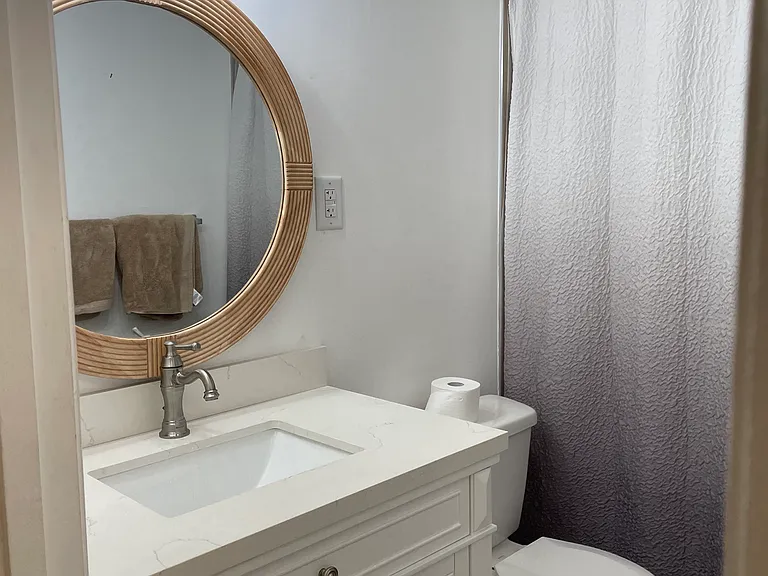 2nd bathroom