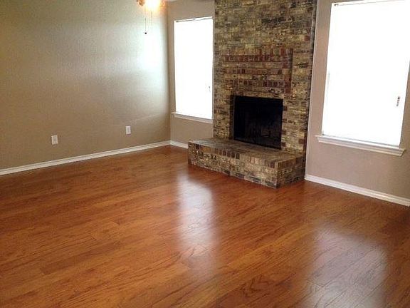 3rd image of 801 Windmere Cir