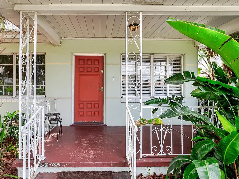 2514 W Gray St — Photo 2