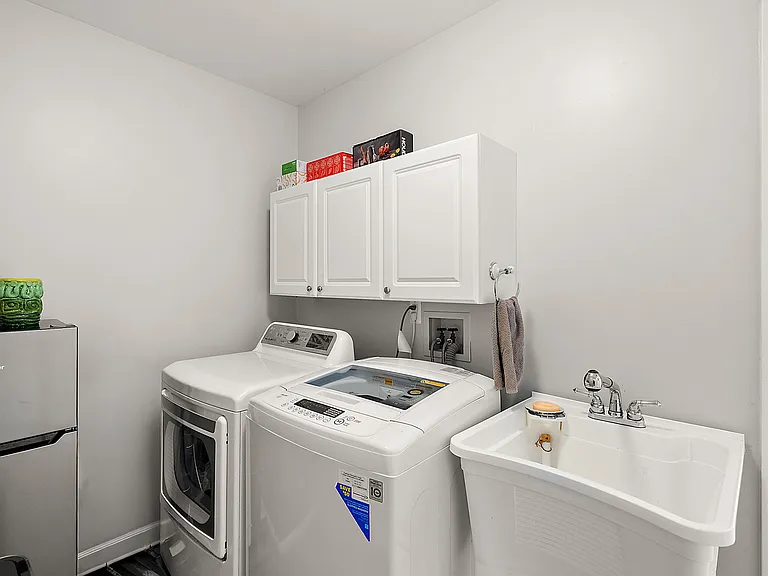 1237 Woodcrest Ct — Photo 23