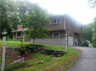 556 Log Rd, Smithfield, RI 02917