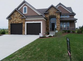 22785 141st Ter, Basehor, KS 66007