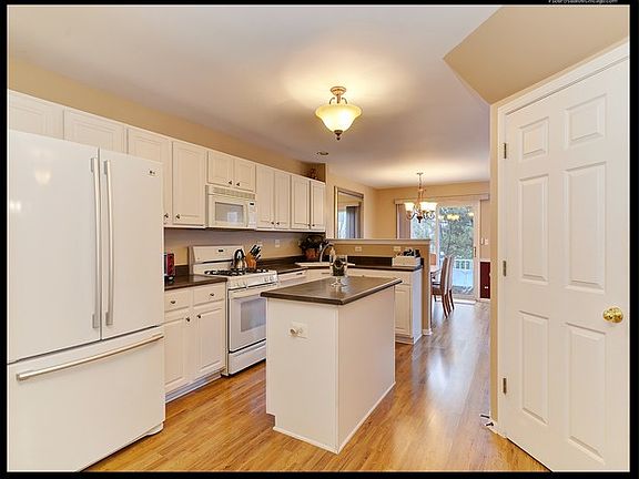 3rd image of 6158 Dixon Dr #6158