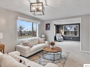 9635 Maple St, Omaha, NE 68134