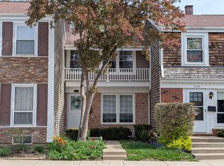 2062 Danbury Pl, Hoffman Estates, IL 60169