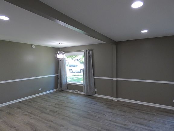 5th image of 409 Mackinaw Ave