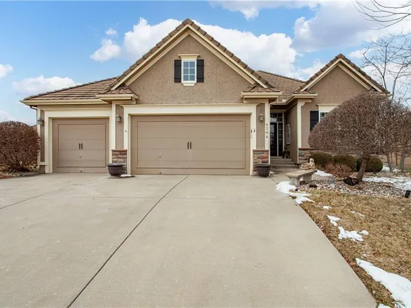 4304 NE Park Springs Dr, Lees Summit, MO 64064