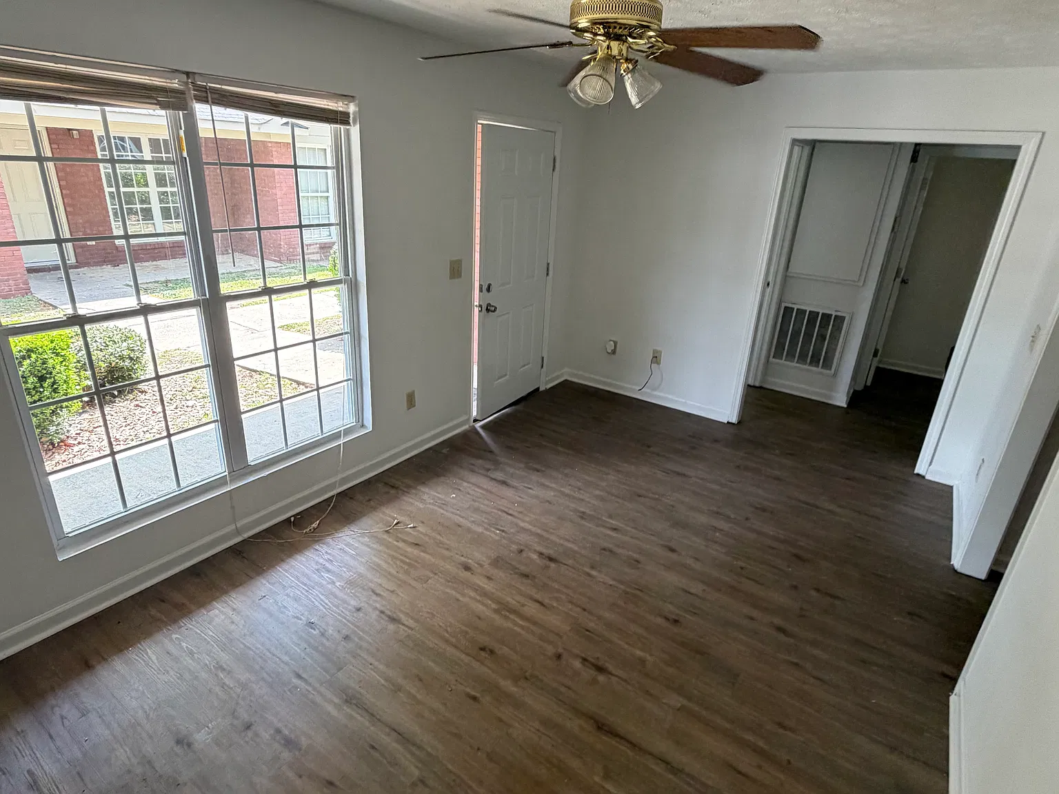 2 bed, 925 sqft, $800 — Photo 1