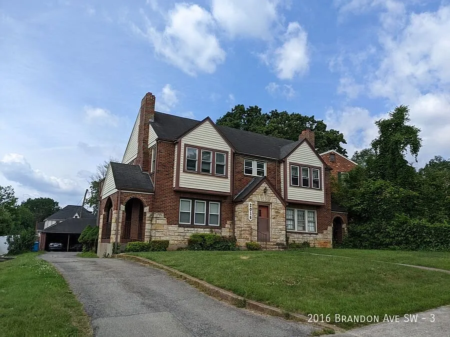 2016 Brandon Ave SW #3