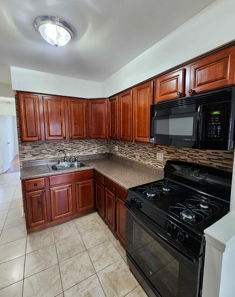 1366 East 100th Street — Photo 3