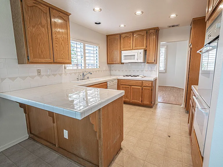 18618 El Dorado Ct — Photo 7