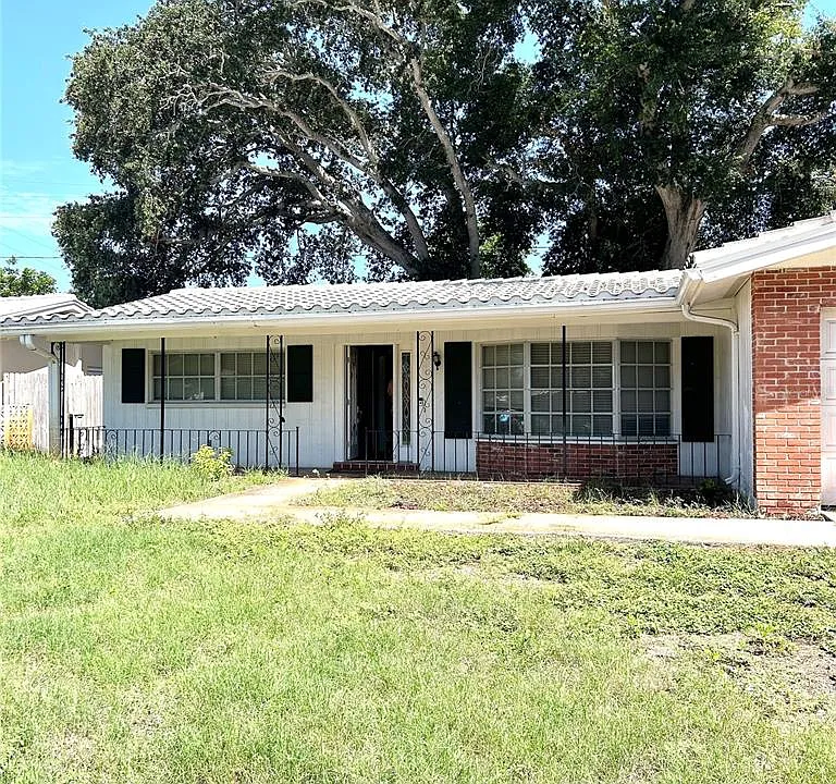2152 Greenbriar Blvd