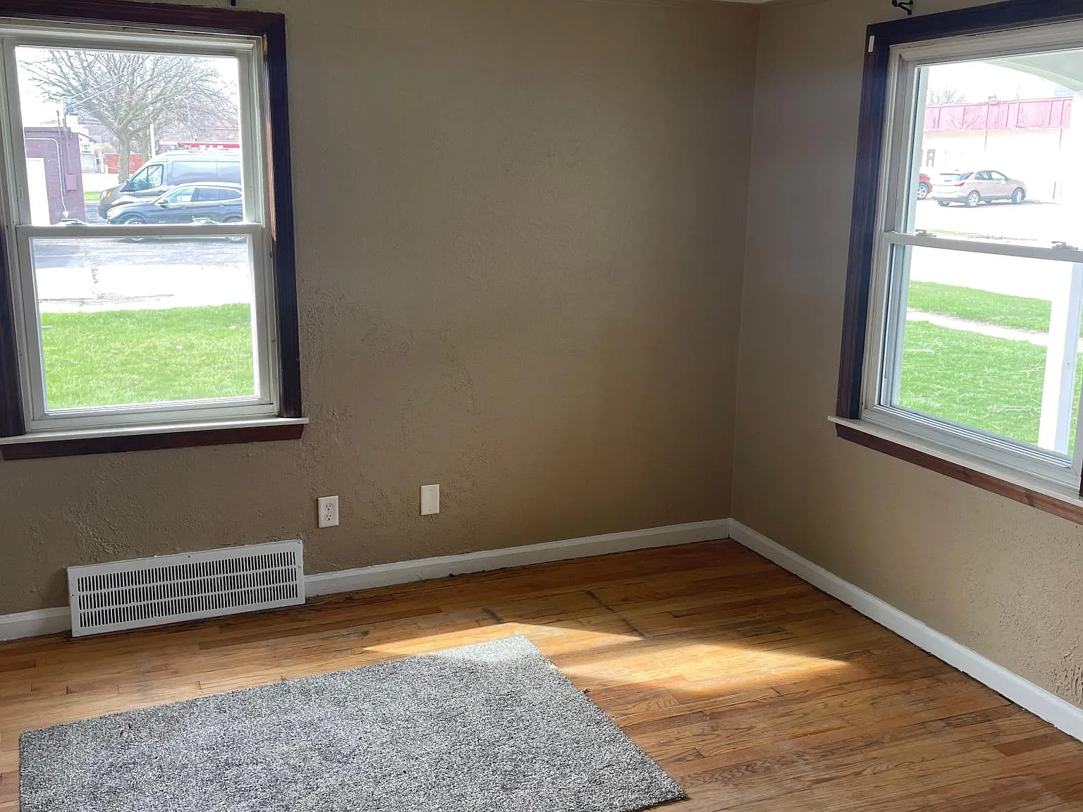 6931 Jackson St — Photo 4
