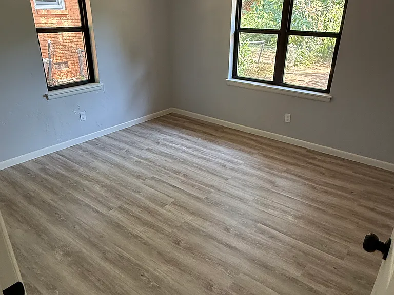 408 W Pierce St — Photo 10