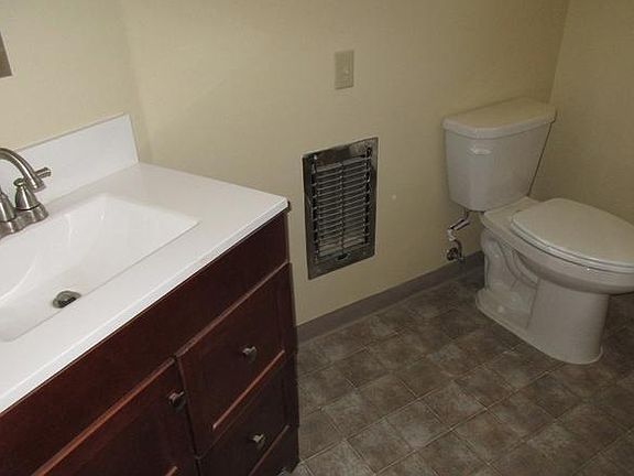 3rd image of 817 E Grand Ave #805
