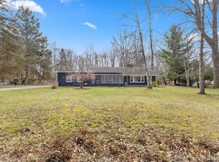 16808 Fairfield St, Livonia, MI 48154