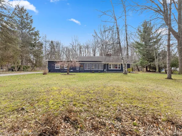 16808 Fairfield St, Livonia, MI 48154