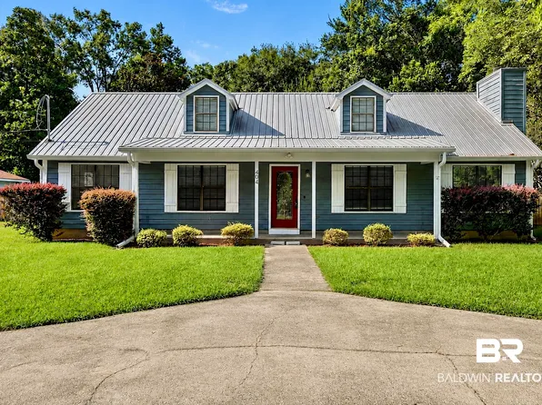 404 W Pedigo Ave, Foley, AL 36535