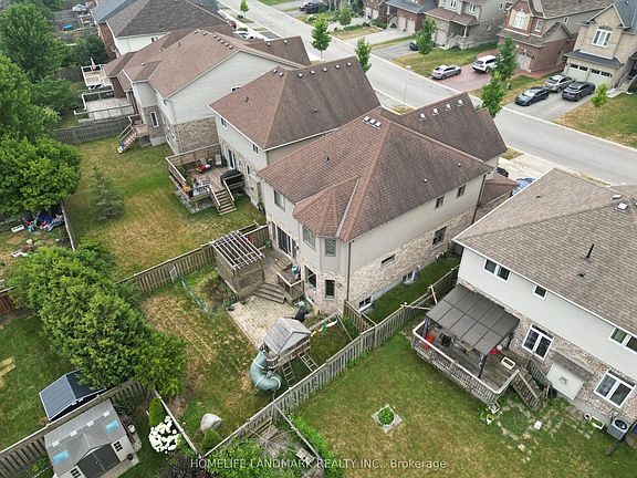 2nd image of 882 Kettleridge St
