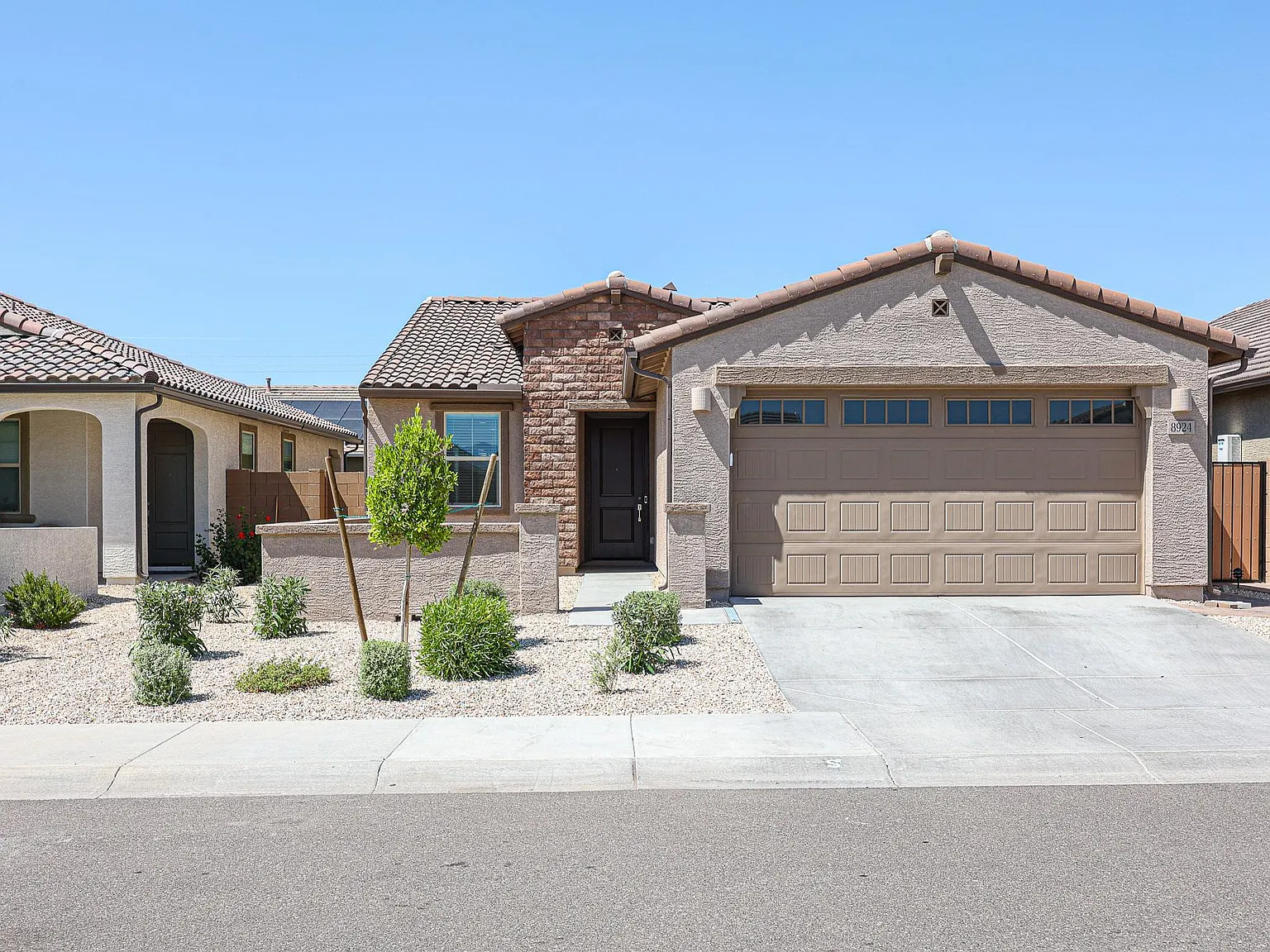 3 bed, 1400 sqft, $2,195 — Photo 2