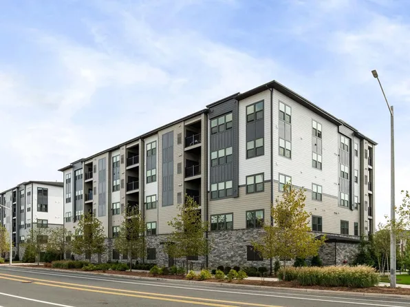12880 Mosaic Park Way Unit 1-X, Herndon, VA 20171