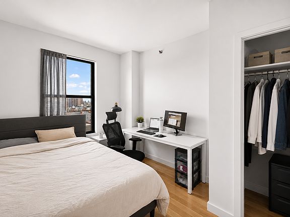 4th image of 63 W 104th St APT 701