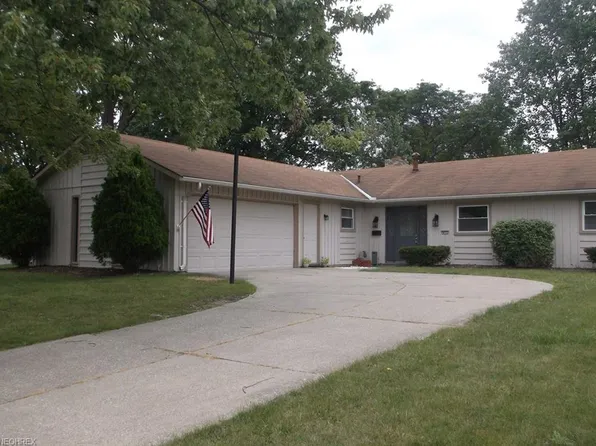 605 Perham Dr, Berea, OH 44017