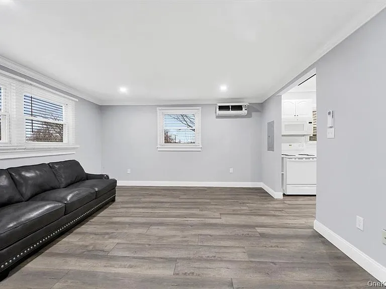 39 Helena Ave #1 — Photo 4