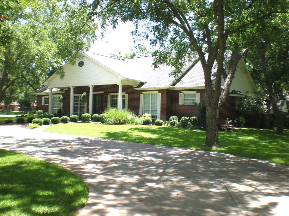 1st image of 7409 Hampton Dr