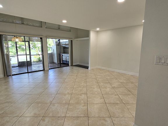 3rd image of 191 NW 45th Avenue