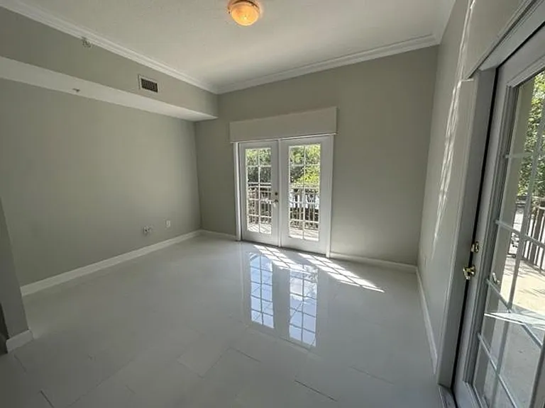 917 Waterside Ln #203 — Photo 5