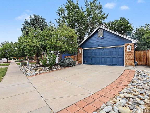 2nd image of 4550 Flanders Way