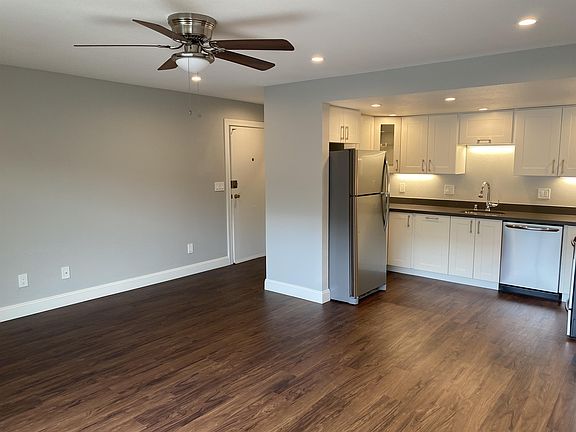 4th image of 466 24th St #1