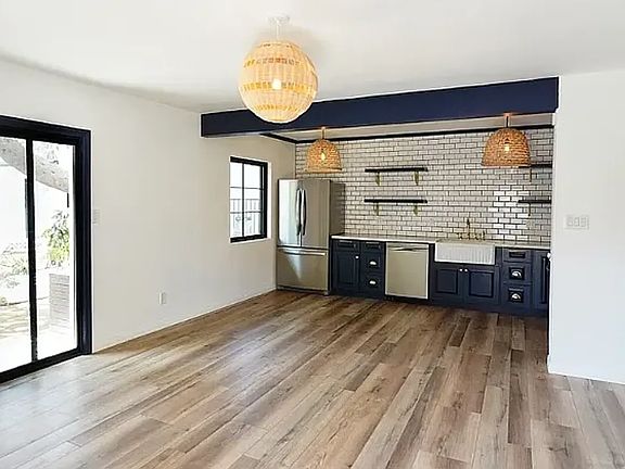 2nd image of 315 Vernon Ave #319-1/2